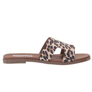 BRAND-NEW! Steve Madden Flat Sandal